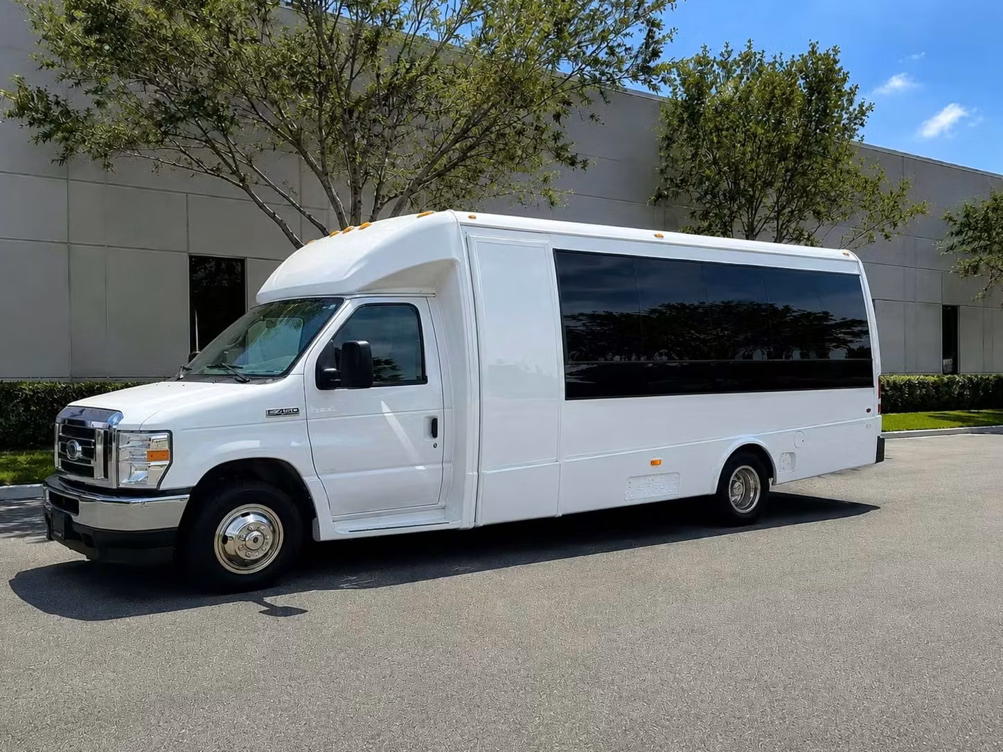 hinesville 15 passenger minibus rental