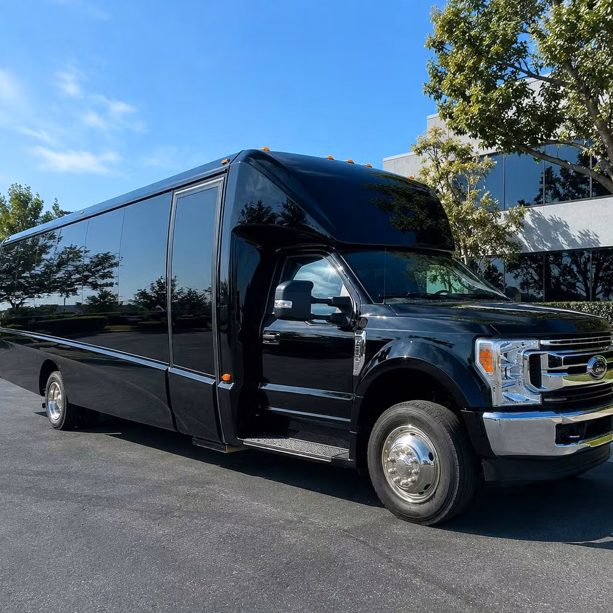 hinesville 15 to 50 passenger prom party buses and sprinter limos in hinesville