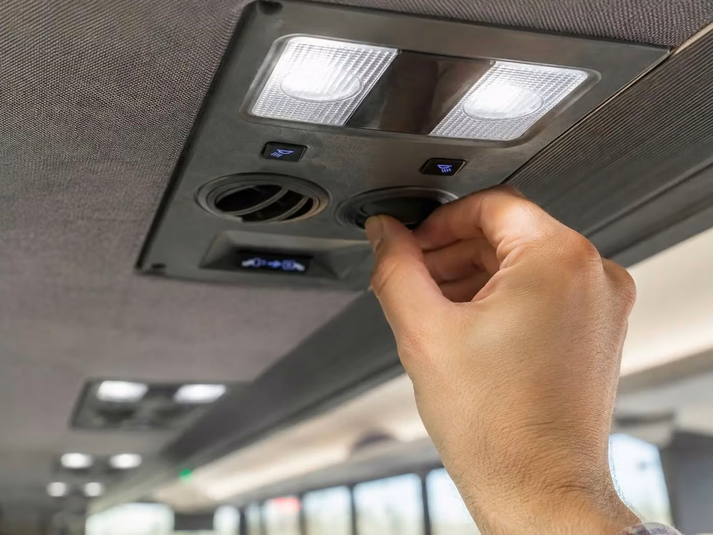 hinesville 18 passenger minibus climate control