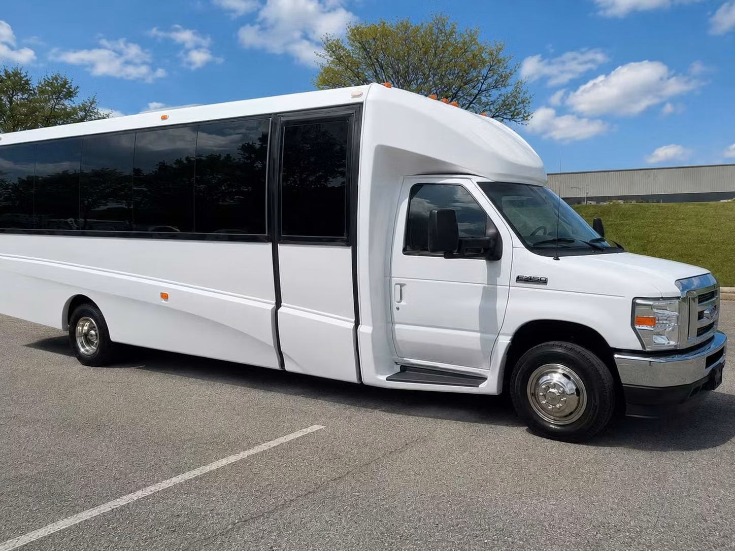 hinesville 20 passenger minibus rental