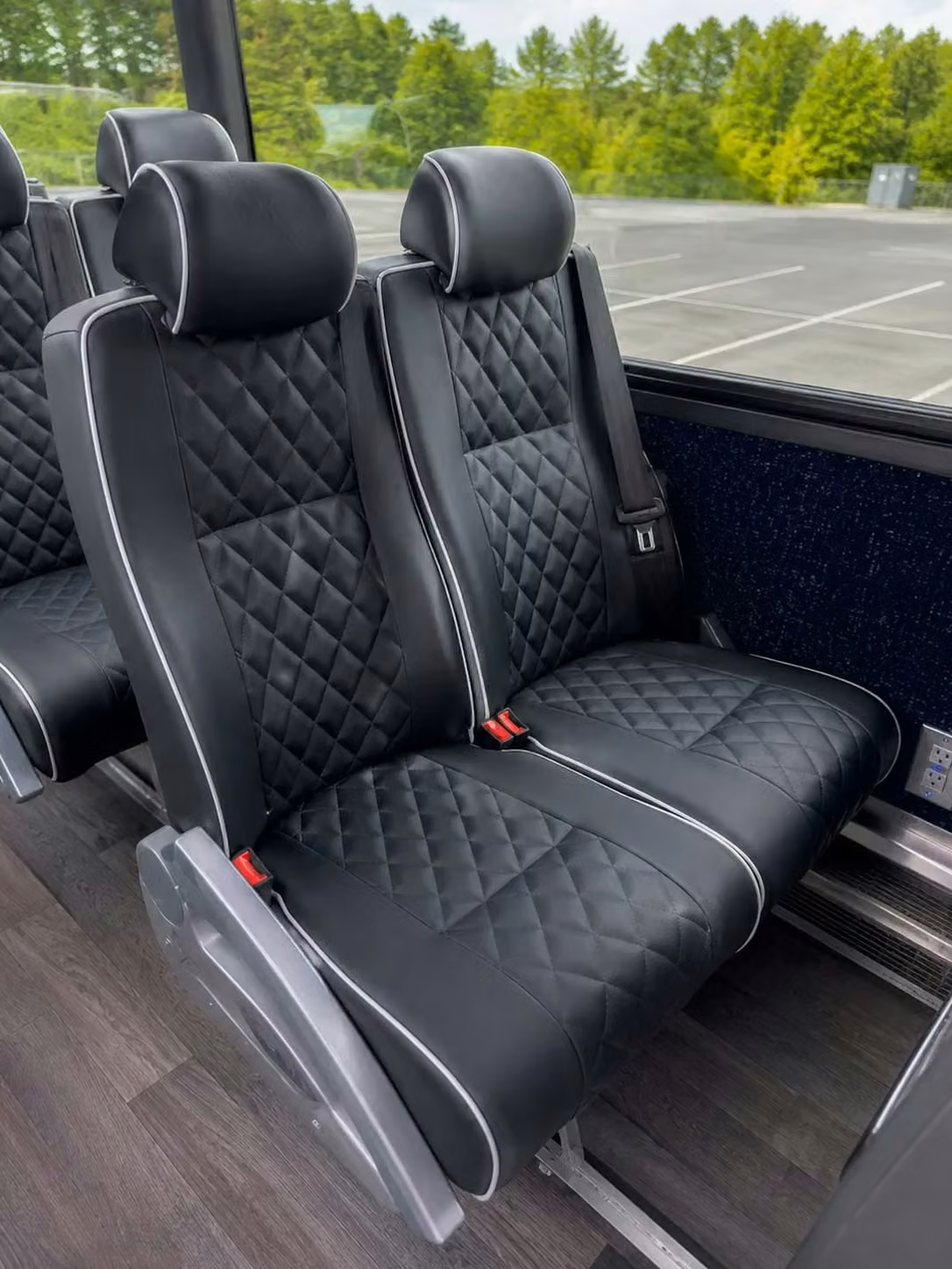 hinesville 56 passenger charter bus reclining seats