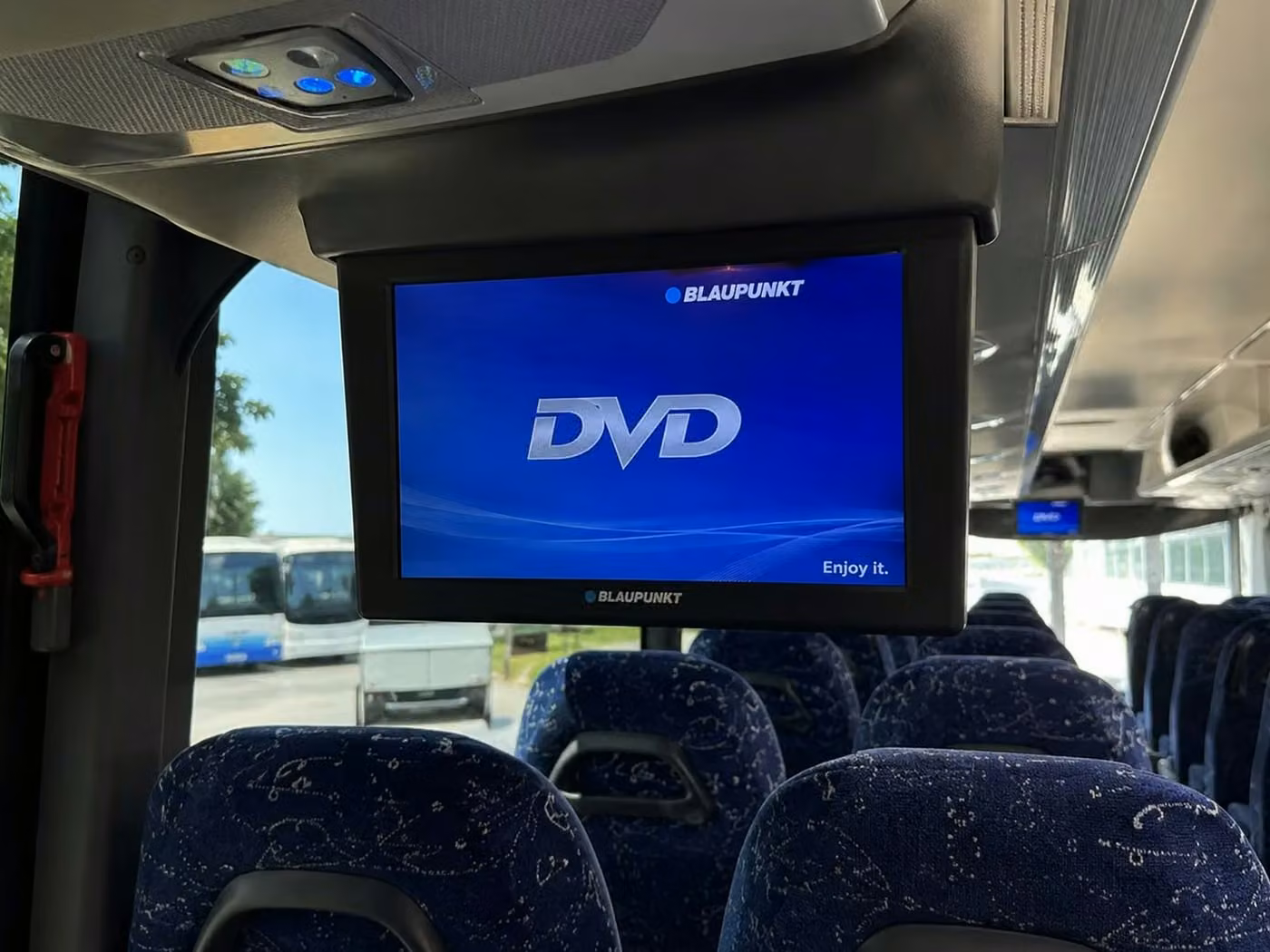 hinesville charter bus tv monitors