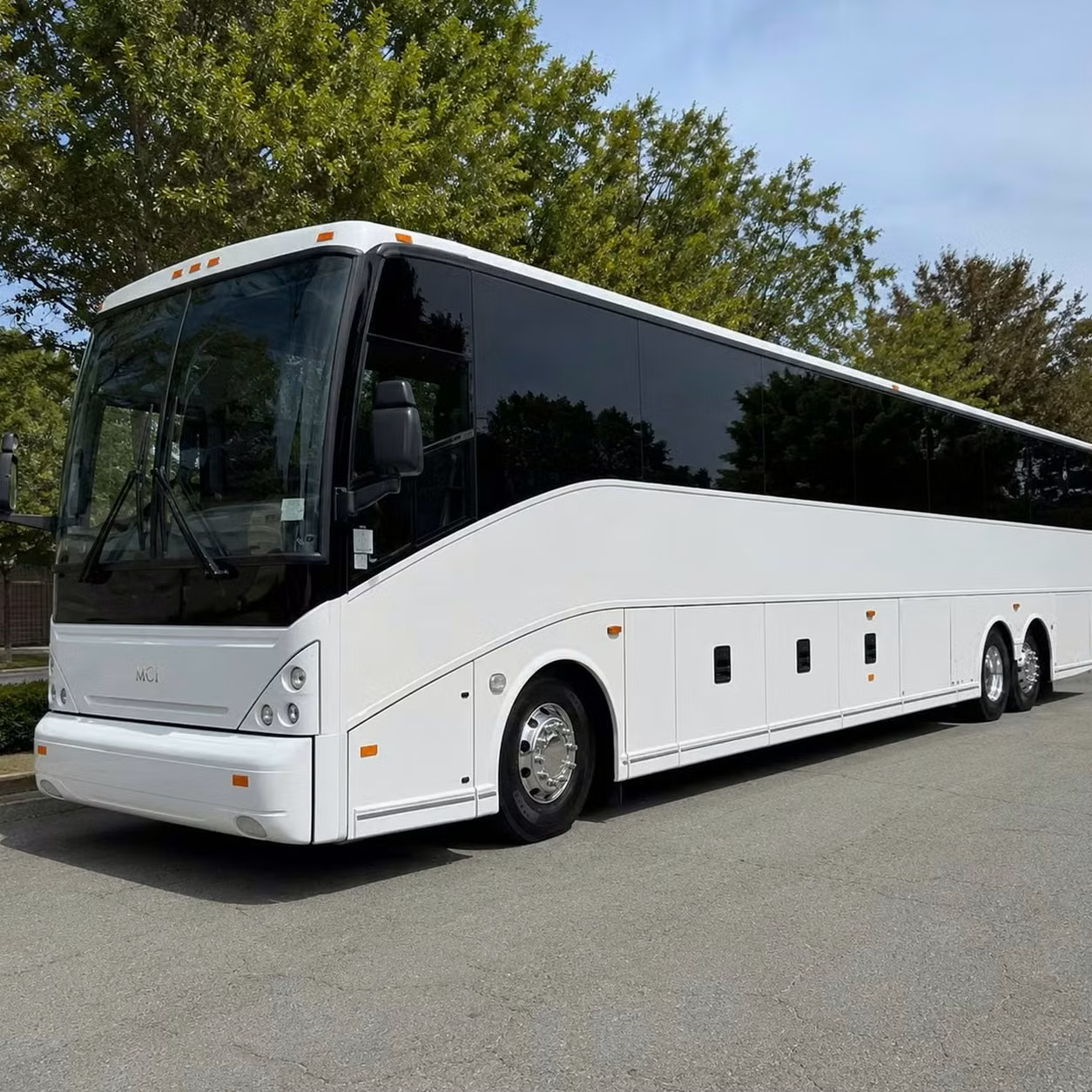 hinesville premium bus rentals for important meetings and vips