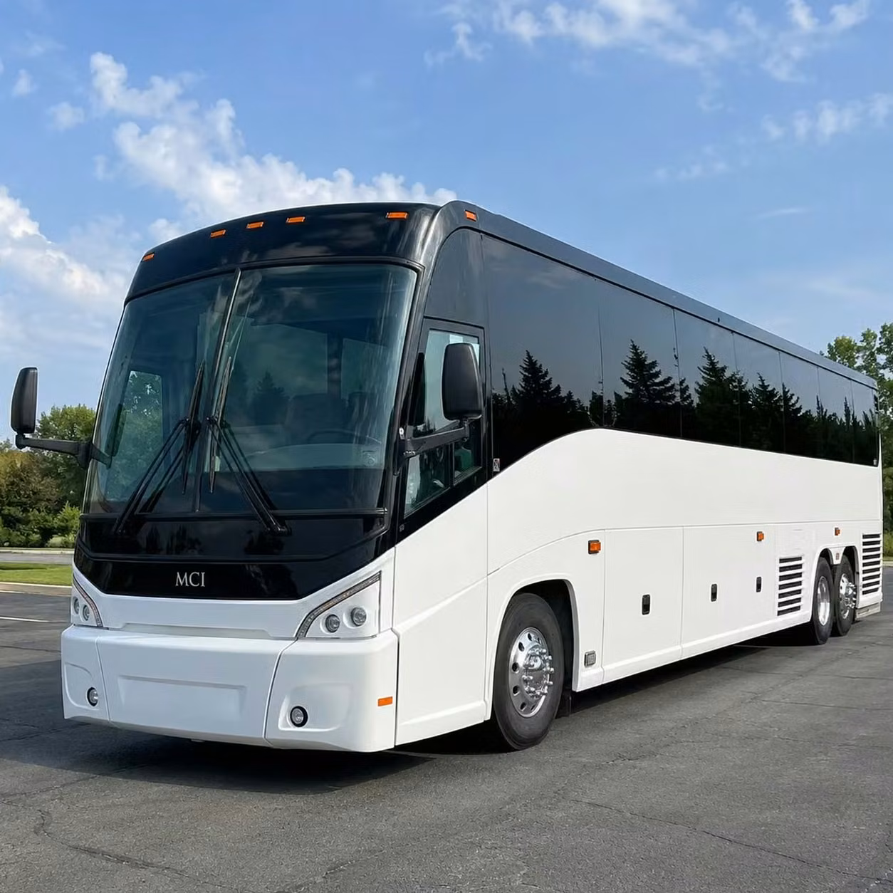 hinesville vip sprinter limos and executive buses for artists and backstage guests